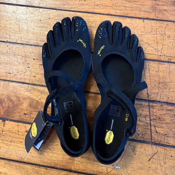 Brand New Vibram Women's Black FiveFingers V-Soul Shoes Size 42 - Picture 1 of 6